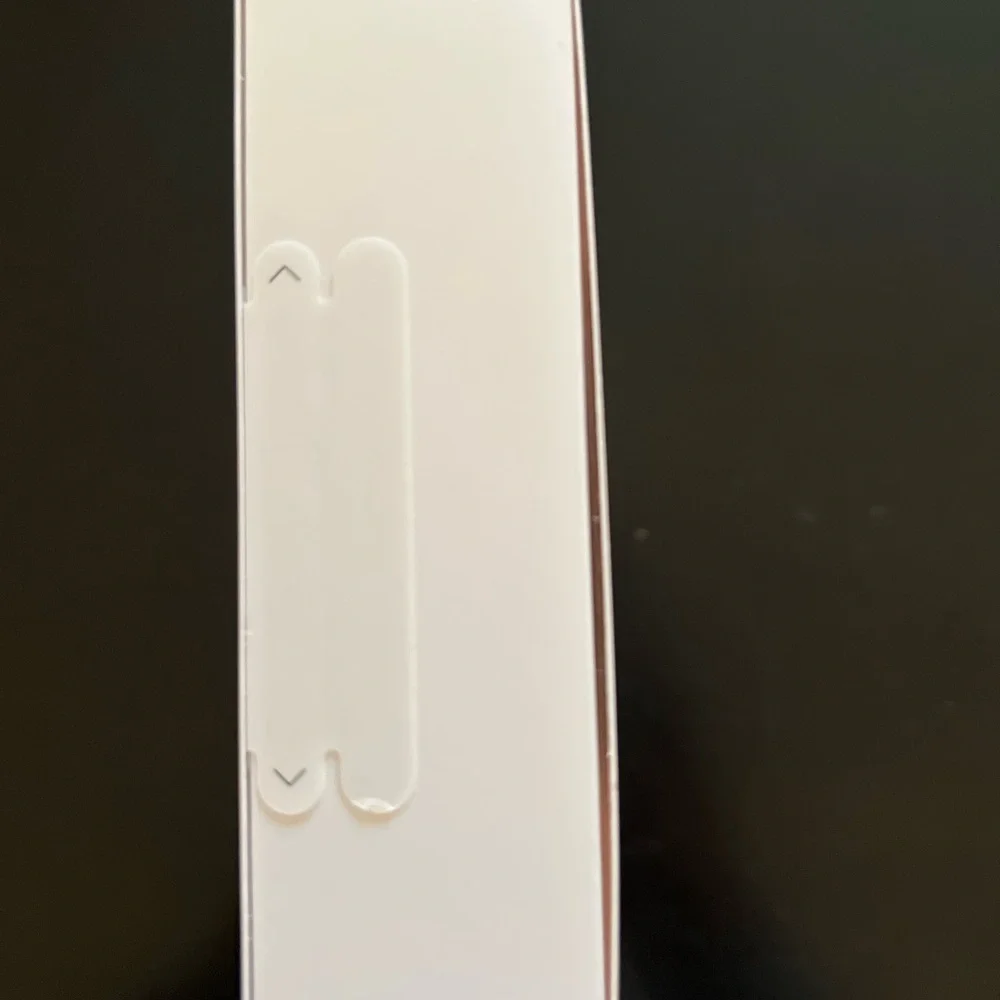 Oura Smart Ring in Silver - Picture 3 of 7